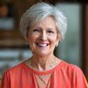 Retrato de Ana García, una mujer con una sonrisa amistosa